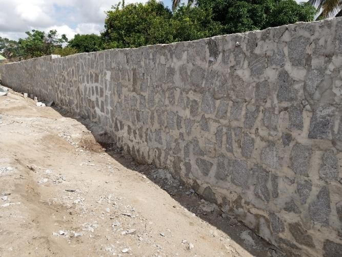 Muro de vedação concluído