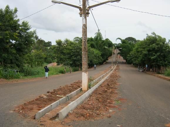 Construção de valetas na N1